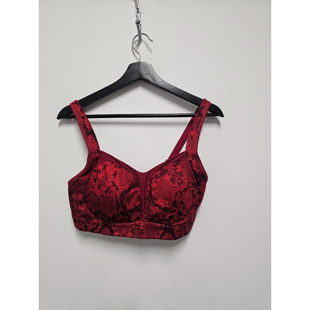 Lululemon Ta Ta Tamer Iii 36dd Cbry Red Color Sports Bra Luxtreme